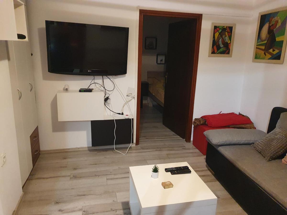 Mira Apartman
