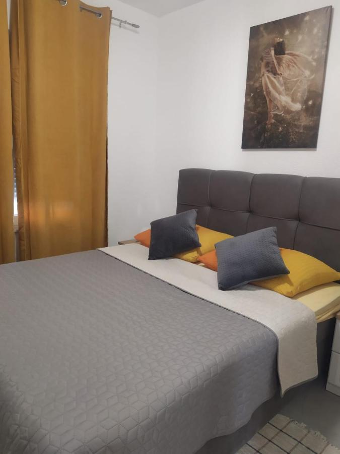Apartman Mira *