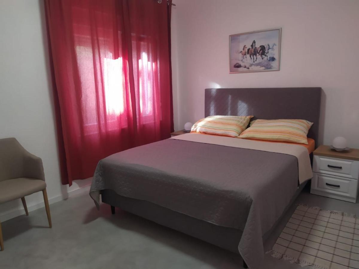 Apartman Mira *